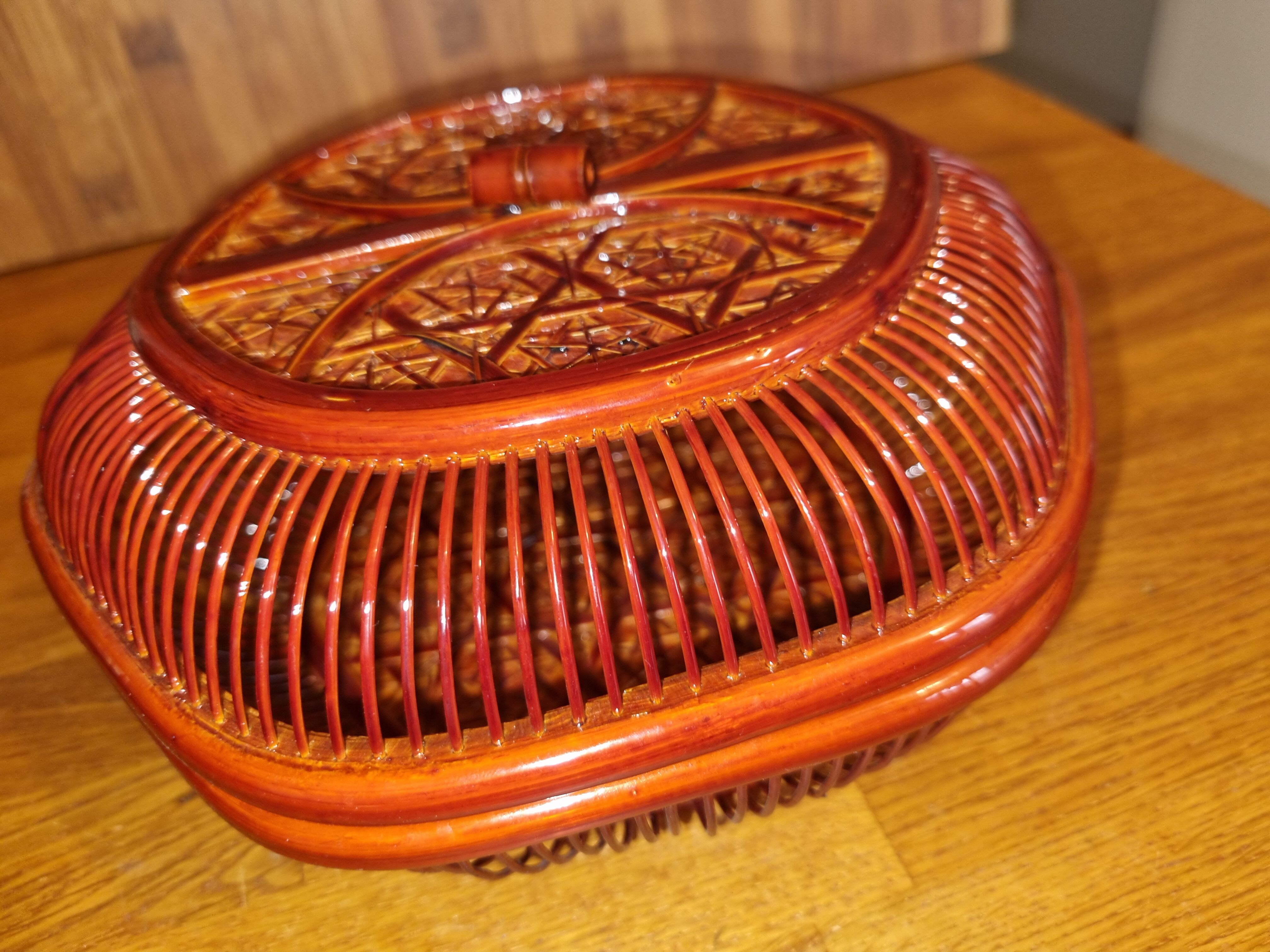 Lacquered bamboo box