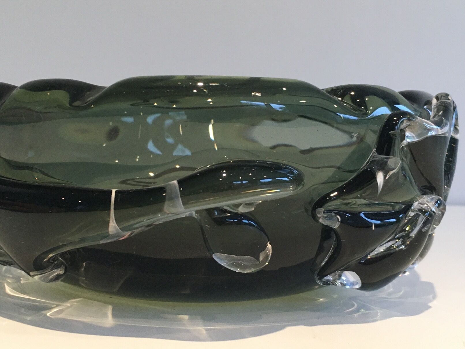 Cut glass smoked with decorations of sharks