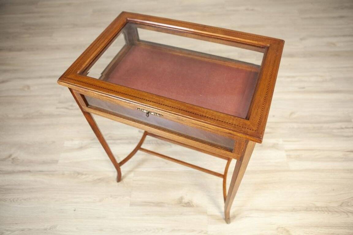 Vintage Side Table in Mahogany
