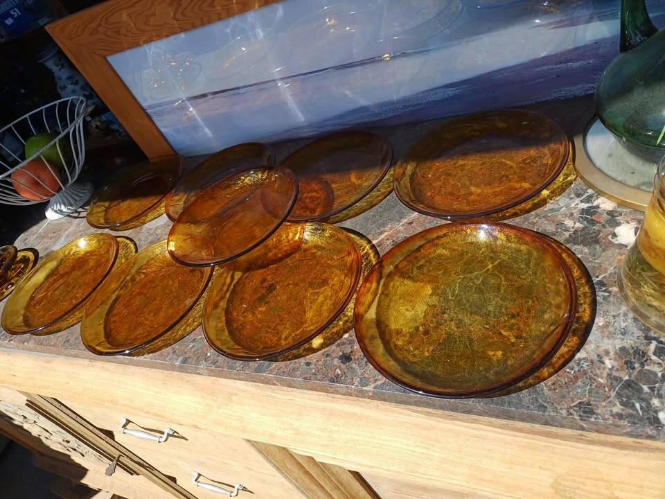 9 Arcoroc Sierra amber plates