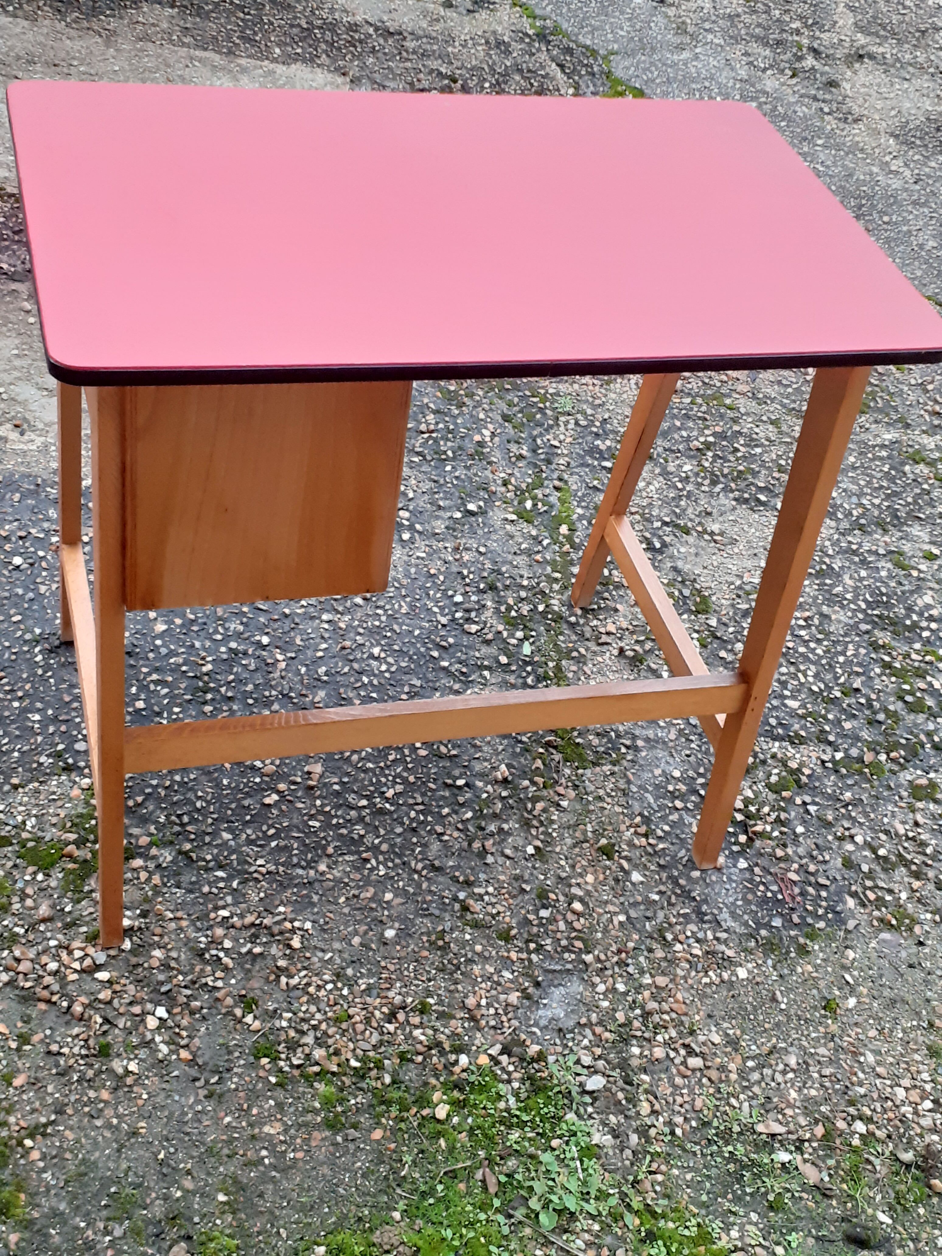 Old wooden children's desk feet vintage compass xxeme
