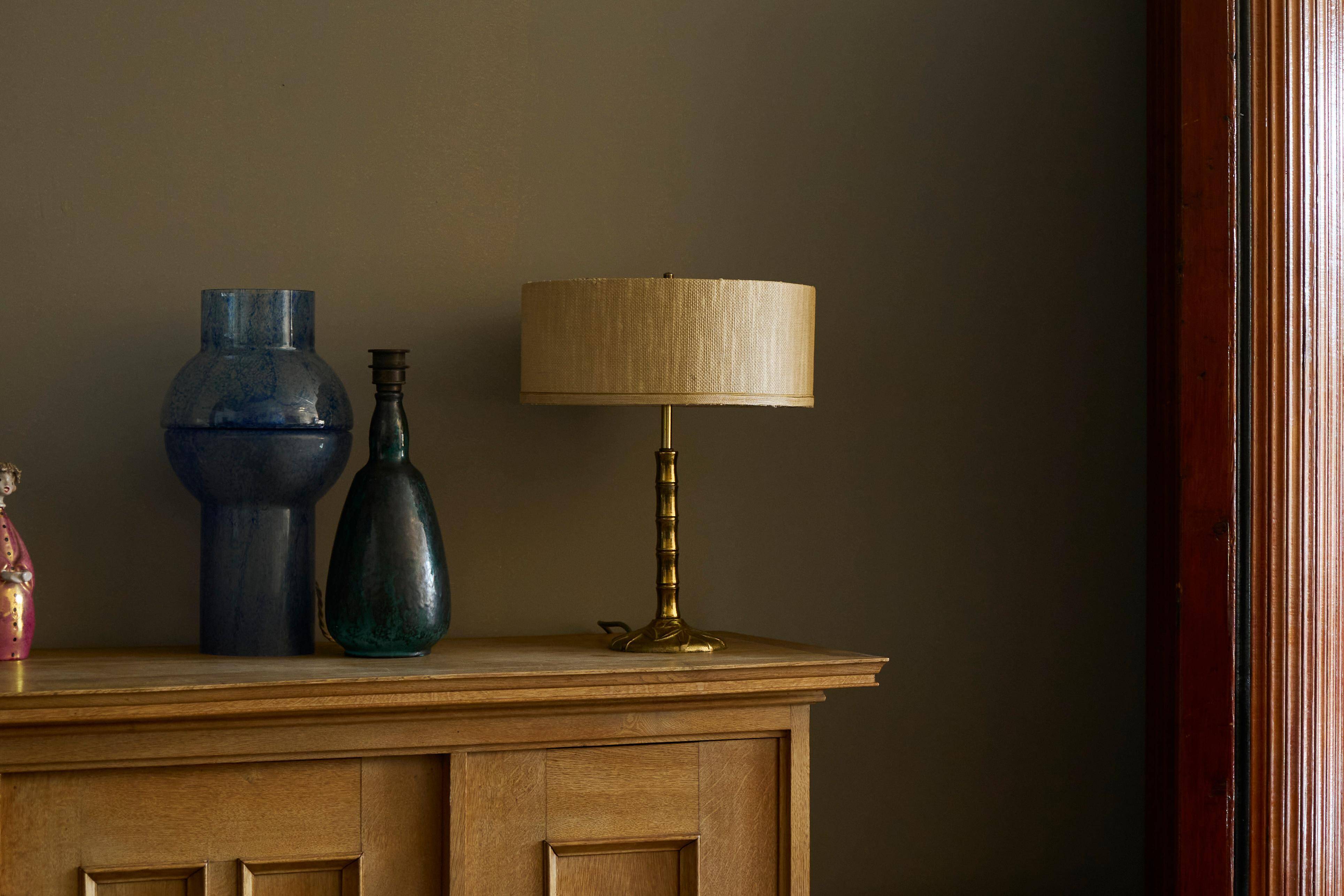"Faux Bamboo" table lamp in patinated brass from the 1960s.