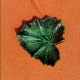 Retro leaf pocket emptier