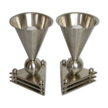Elegant functionalist lamps