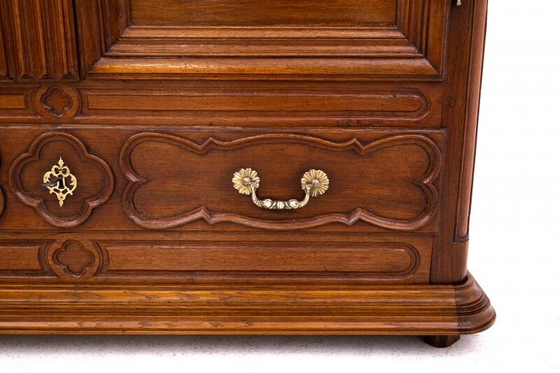 Double-leaf wardrobe, France, circa 1820. After renovation