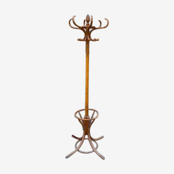 Baumann coat hanger