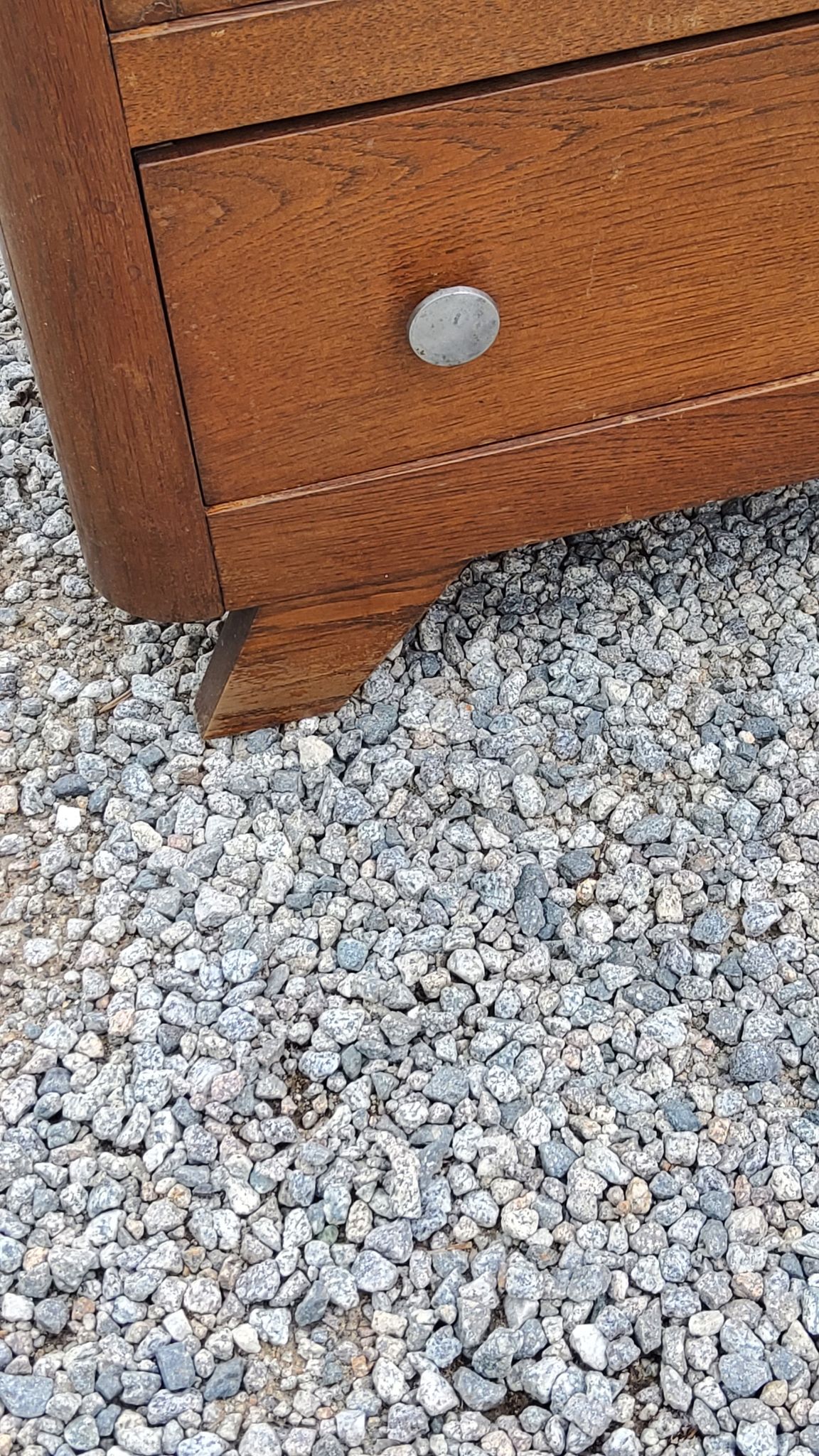 Commode vintage en chêne pieds compas 3 tiroirs des années 50