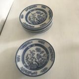 Assiettes et plat à gateaux