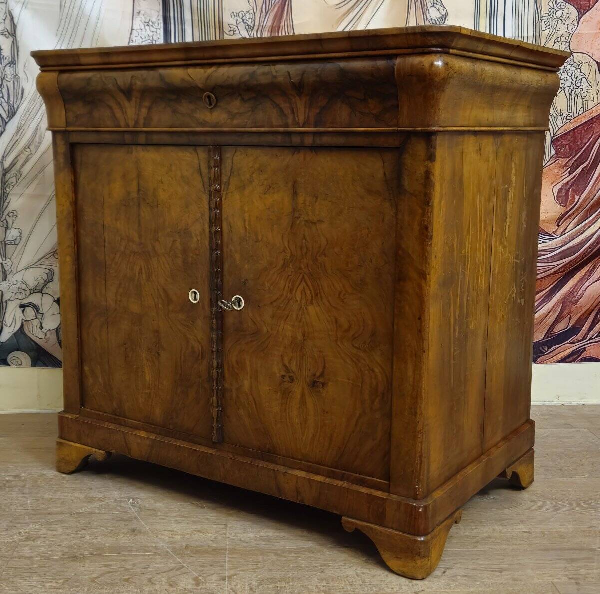 Buffet époque Restauration en noyer – XIXe siècle