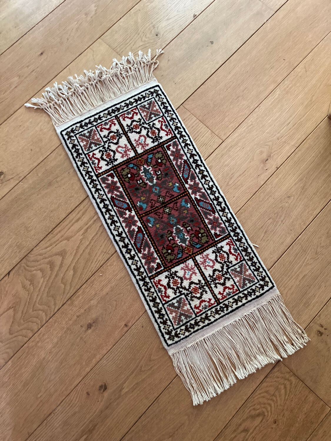 Handmade Tunisian carpet in upper wool twentieth century