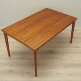 Table en teck, design danois, années 60, fabriquée au Danemark