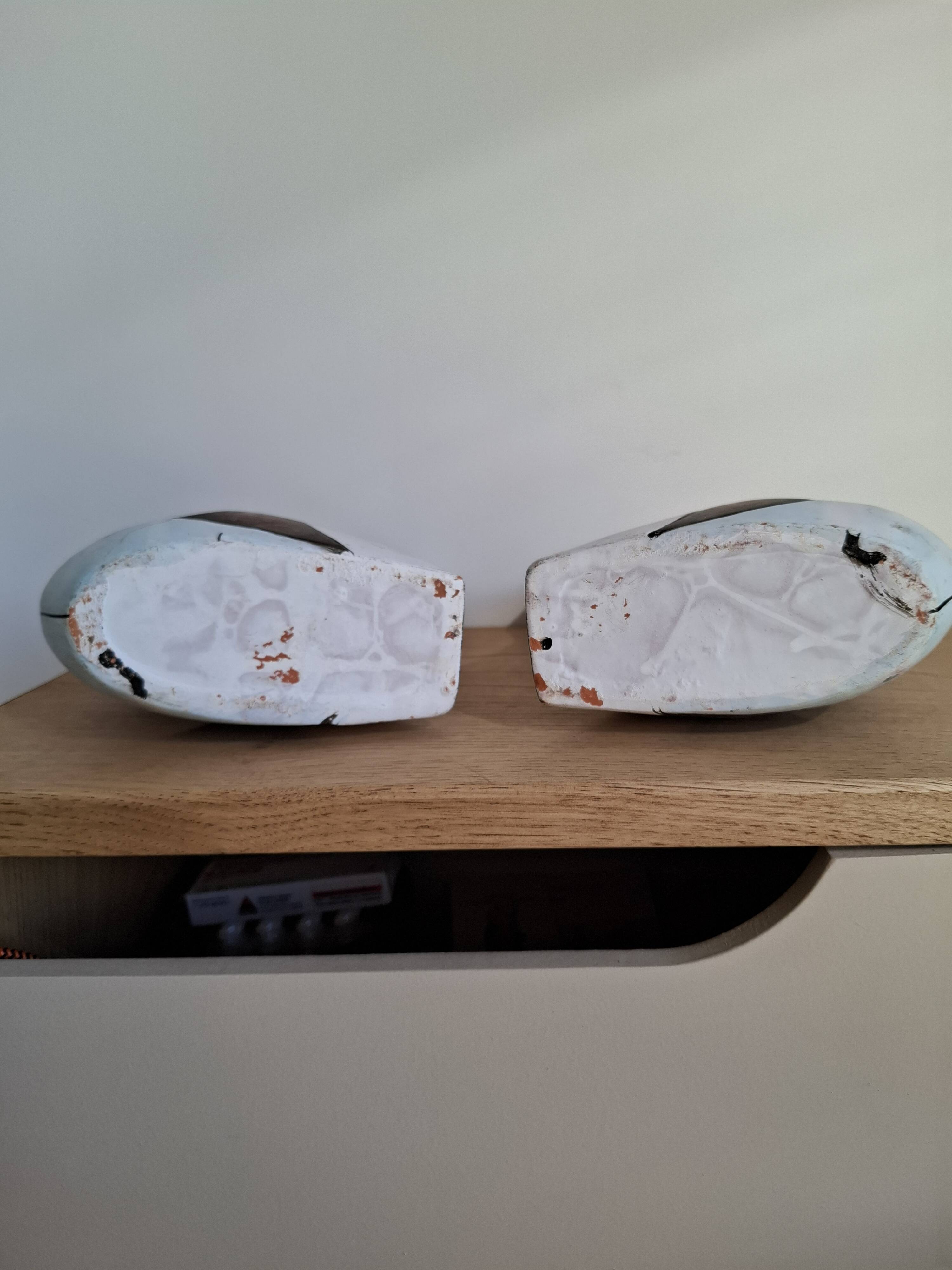 Duo de vases aux formes scupturales - Peints à la main