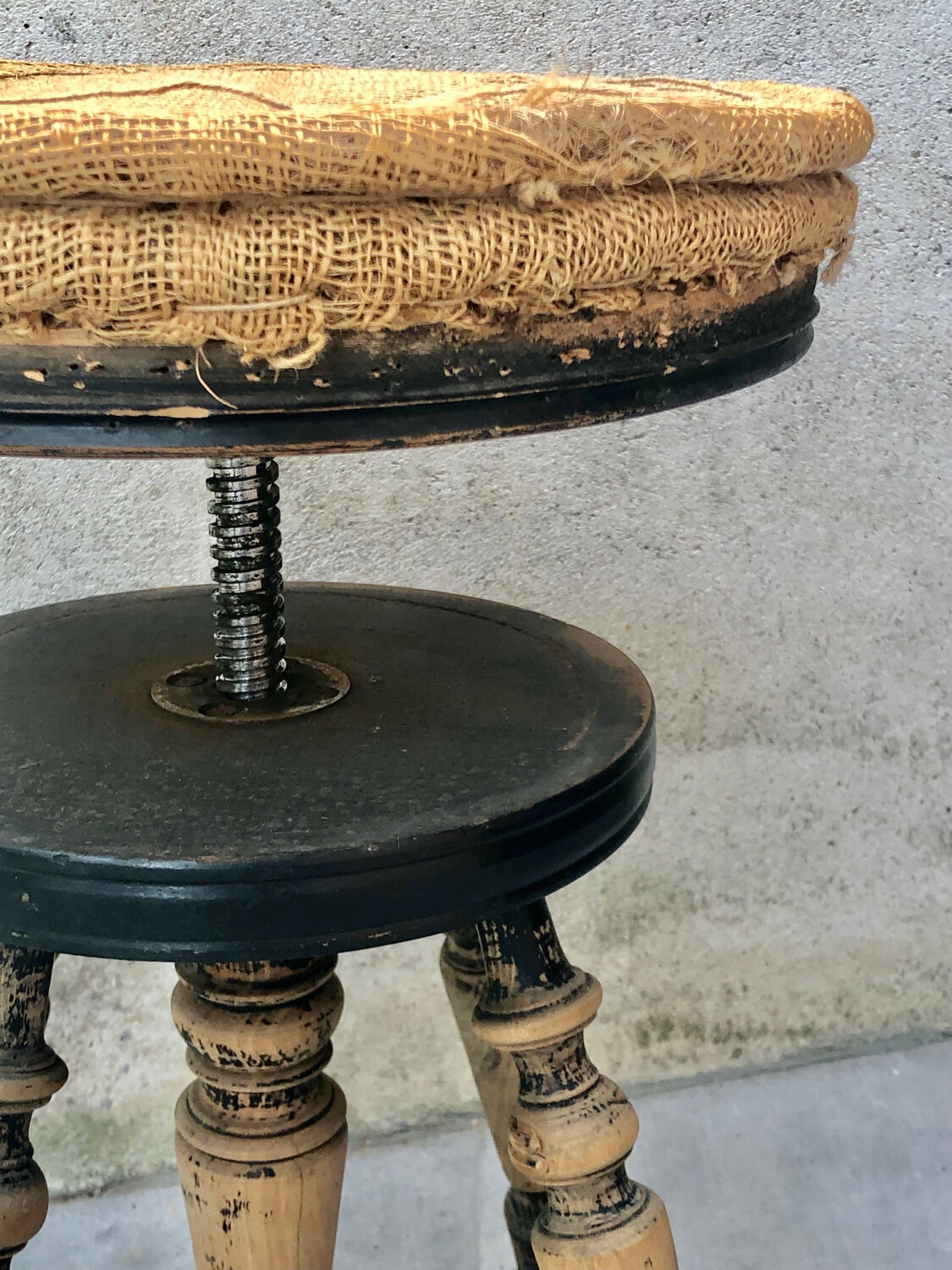 Napoleon 3 piano stool