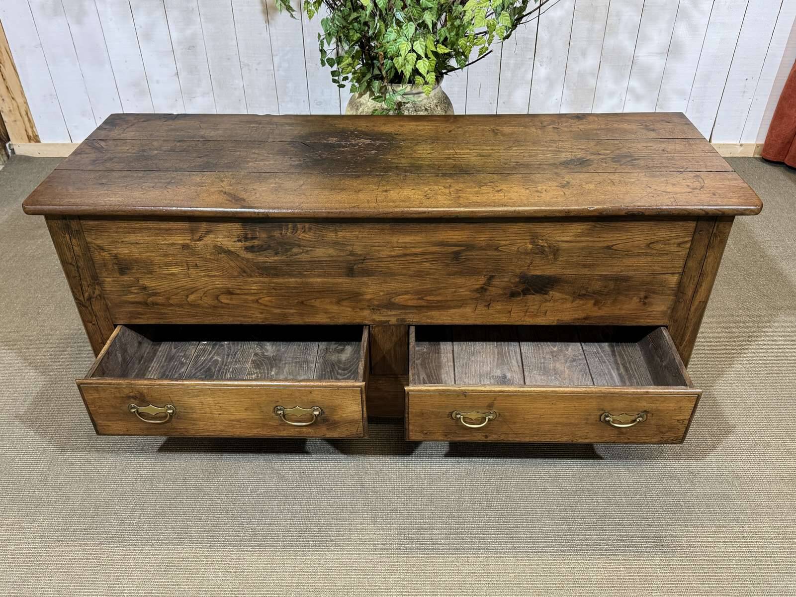 Louis XV 19th-century chest in chestnut with 2 drawers.