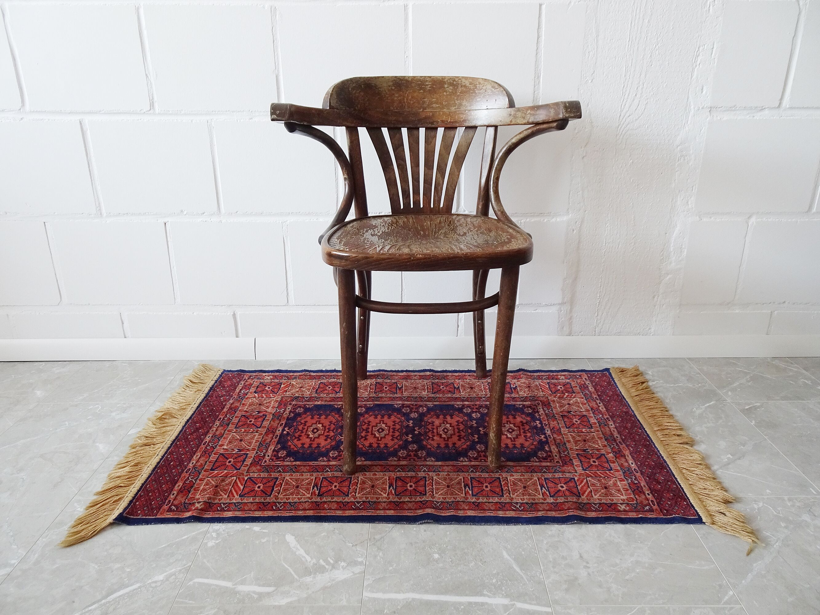 Orient carpet blue red with fringes