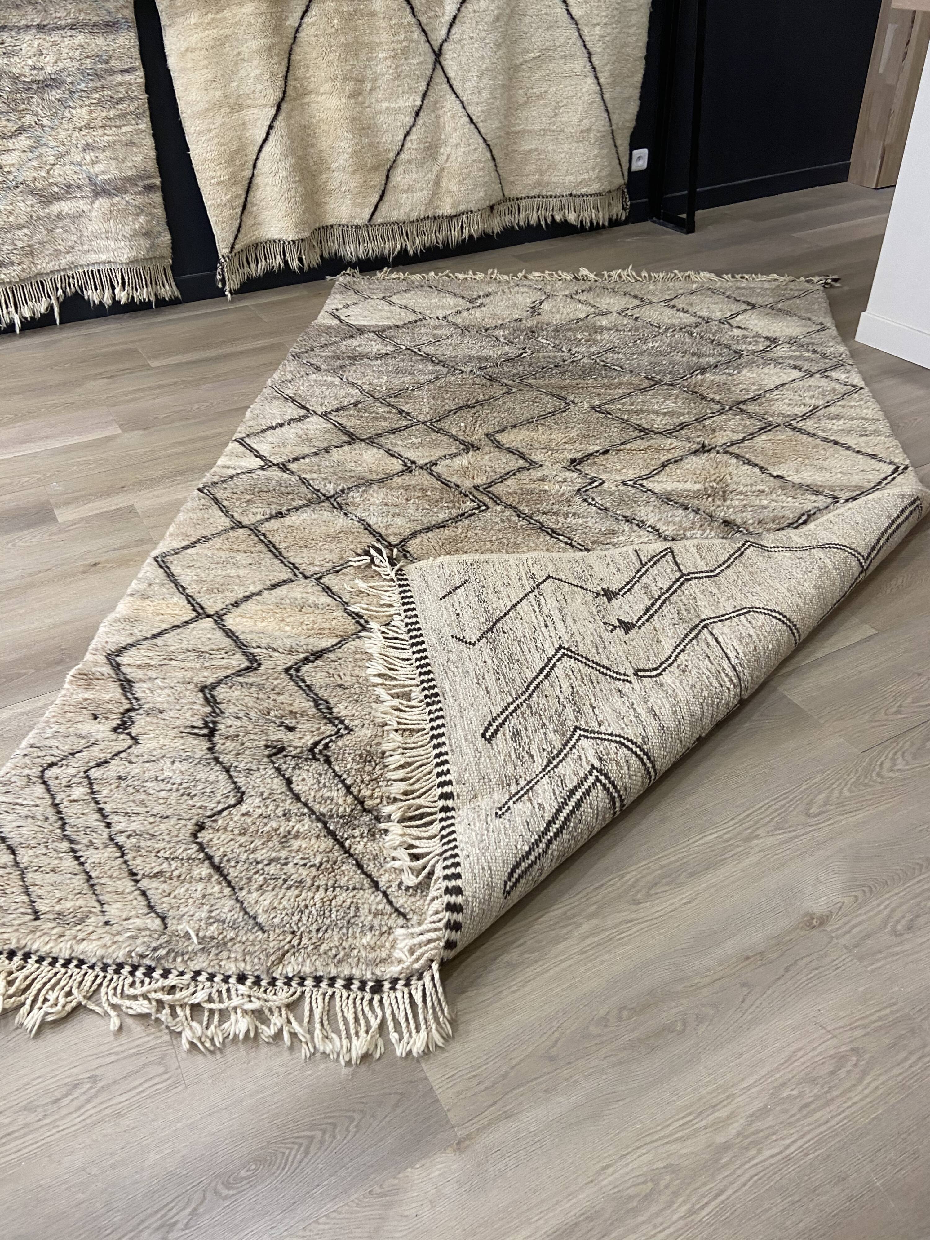 Berber blessed ouarain rug 315x190cm