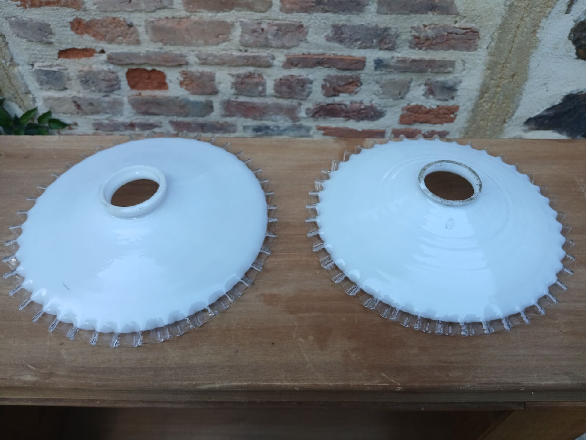 2 vintage opaline suspensions