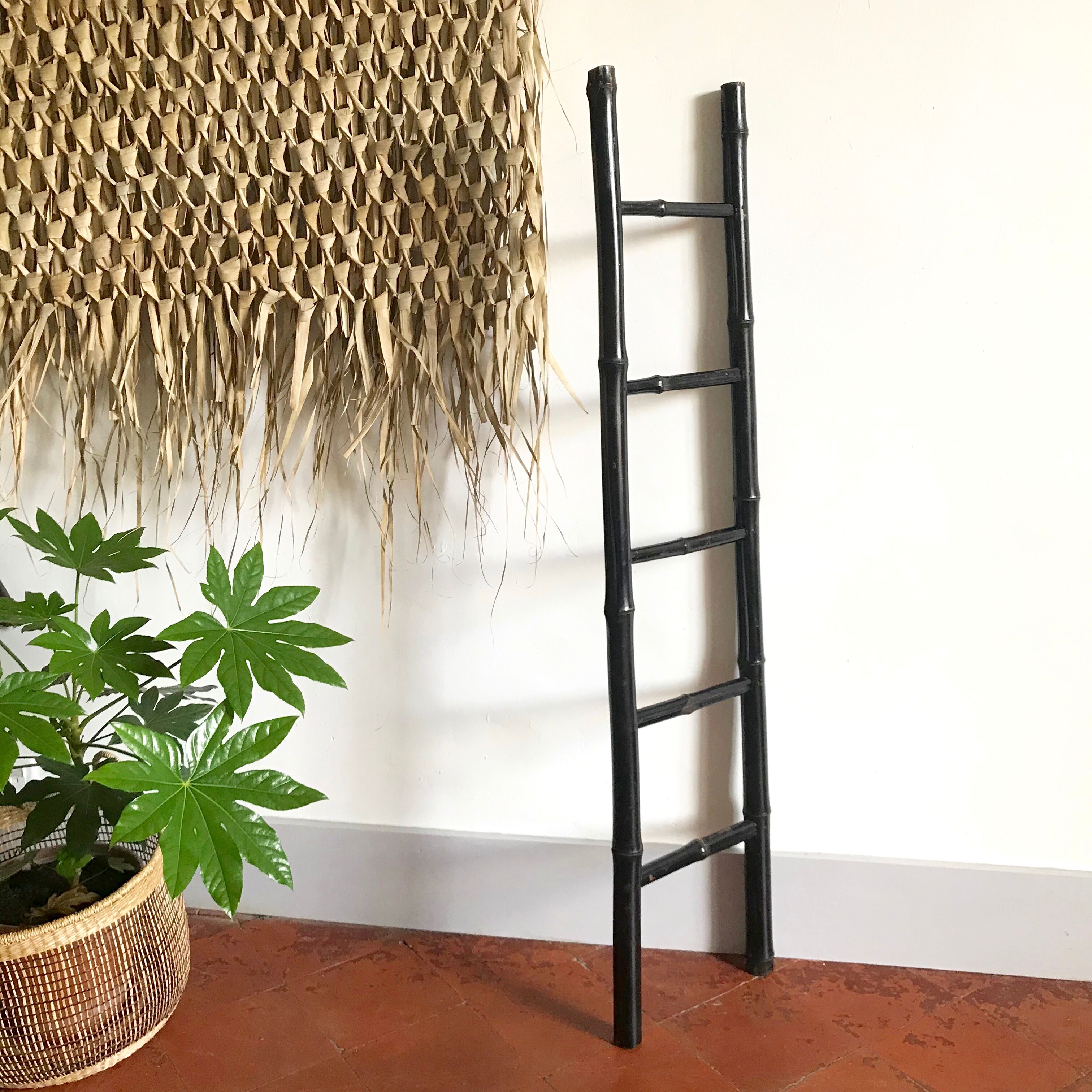 Black bamboo scale