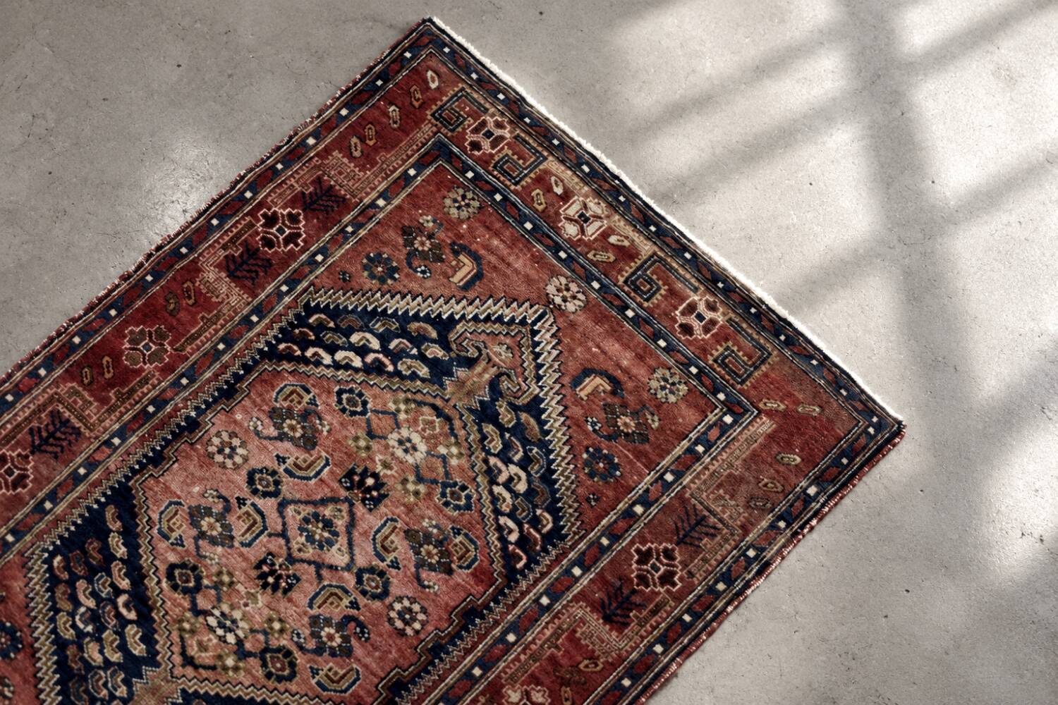 Vintage Hand-Woven Middle Eastern Oriental Hamadan Kamse Rug, 1960s