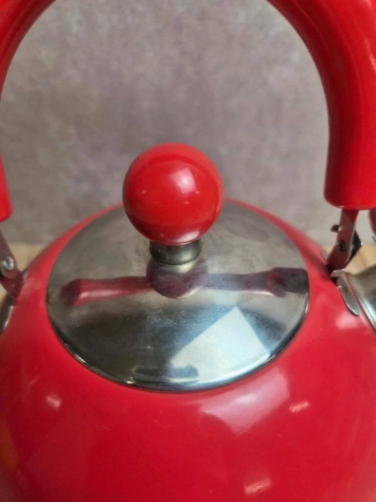 Vintage red stainless steel kettle – 2.5 L