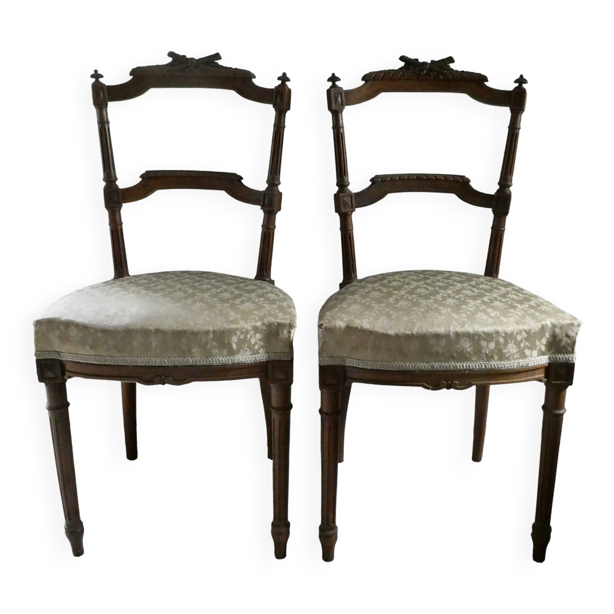Pair of flying chairs in Louis XVI style