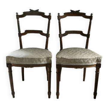 Pair of flying chairs in Louis XVI style