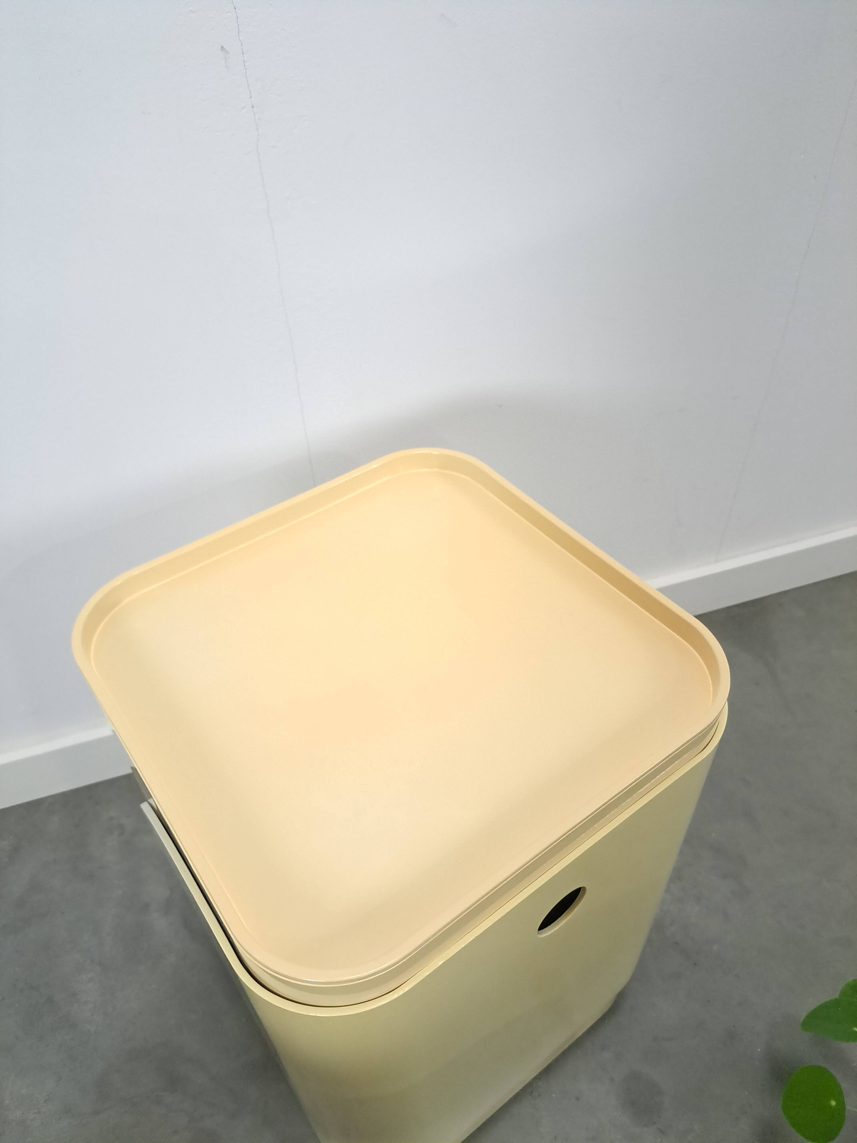 Kunststof design opbergmand wasmand Kartell, Anna Castelli Italy