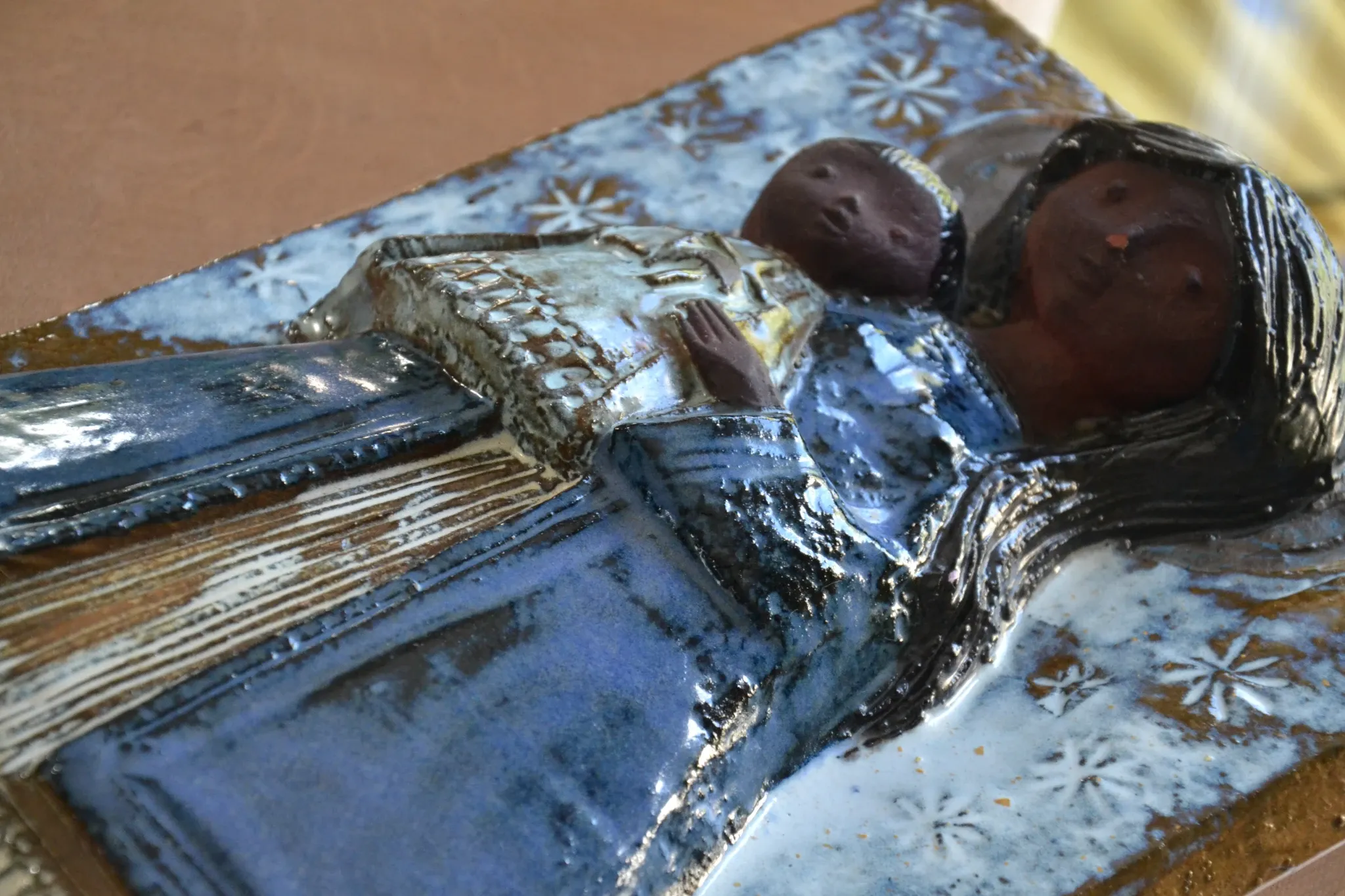 Enamel plaque Virgin with Child Perignem