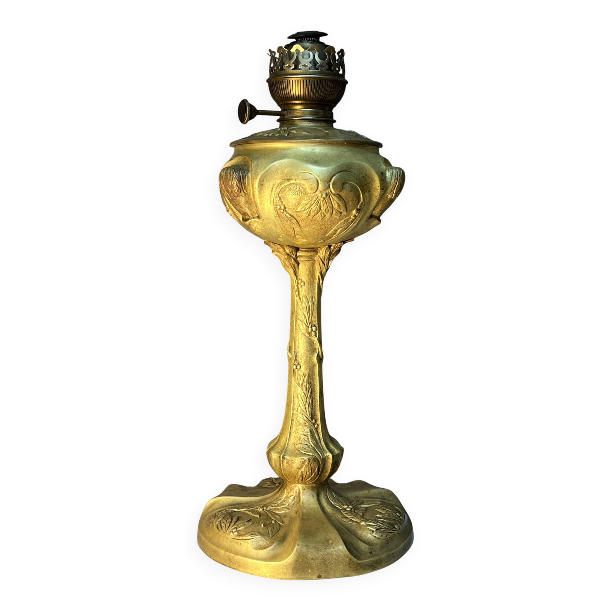 Beautiful and old oil lamp in gilded bronze, attributed to Georges Leleu