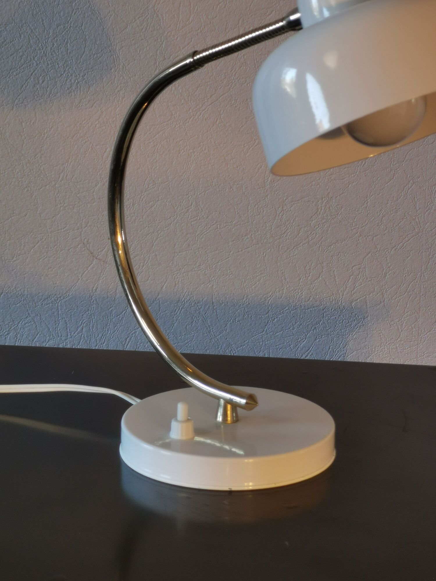Curved lamp, brass and lacquered steel, 1960, France