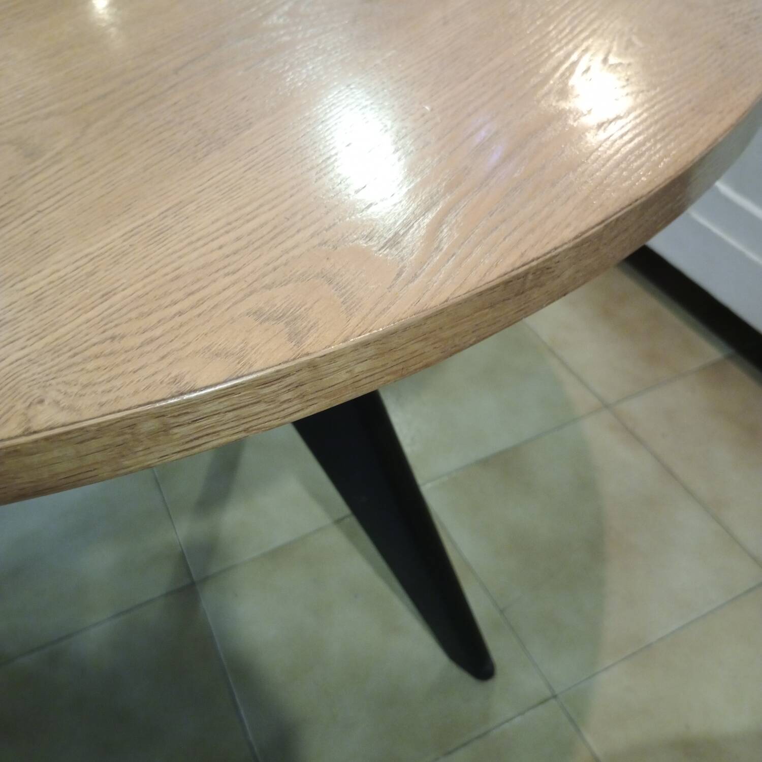 Round table in the spirit of Jean Prouvé