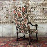 Walnut armchair Louis XIII of the seventeenth century