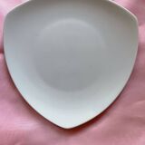 Set of 4 triangular dessert plates.