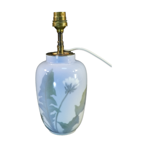 Pied de lampe en porcelaine