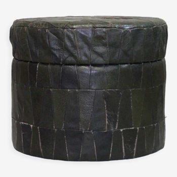 Pouf in black/green leather