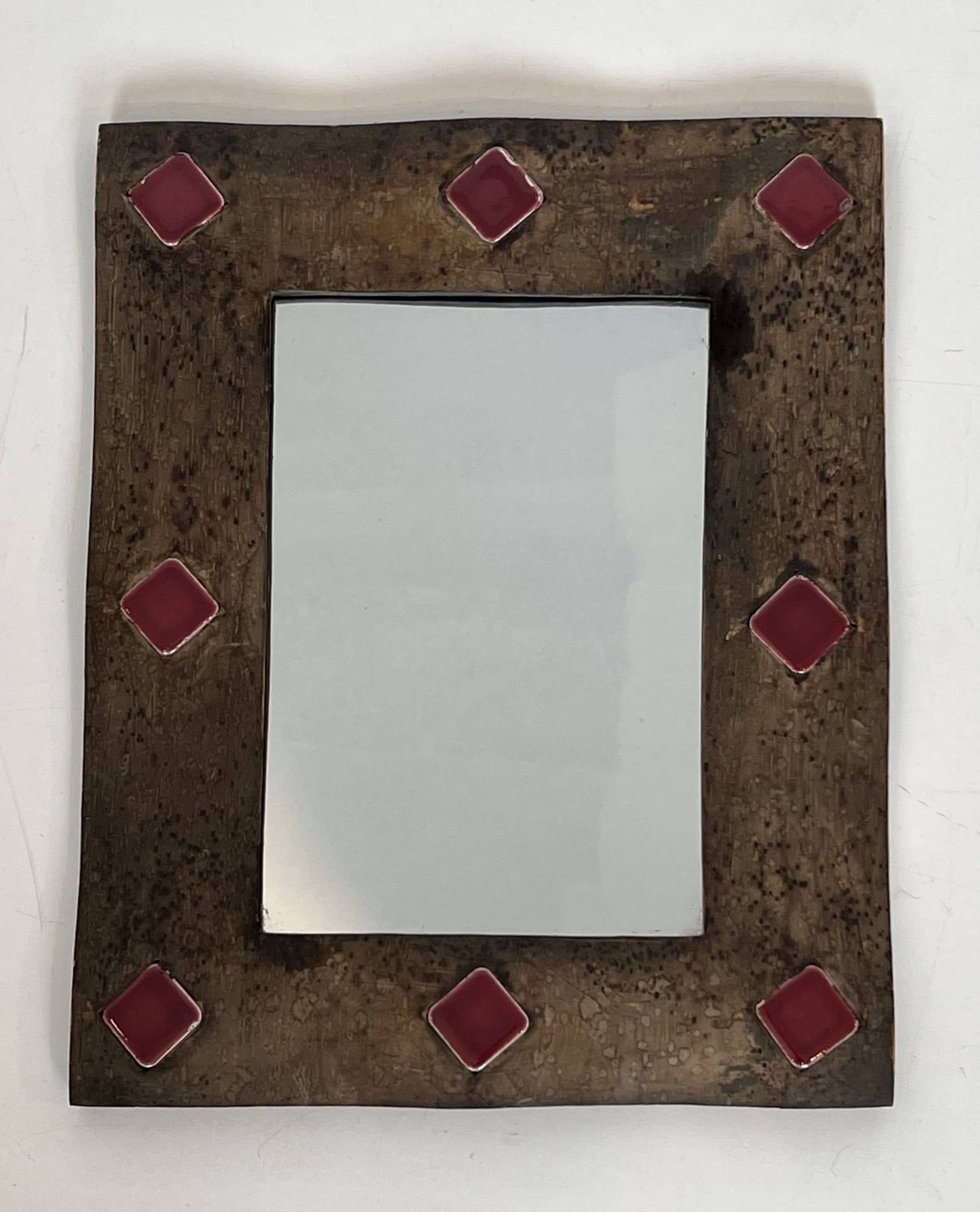 Miroir à Cadre en Céramique Émaillée Bronze à Cabochons Rouges. Travail Fra