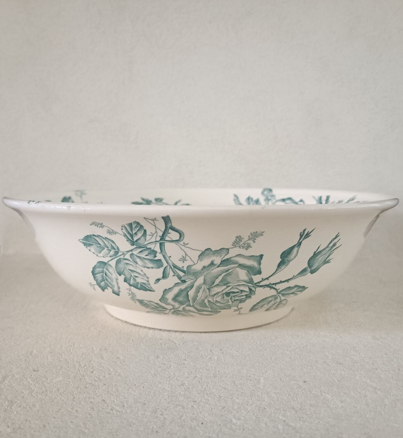 Longchamp iron earth basin