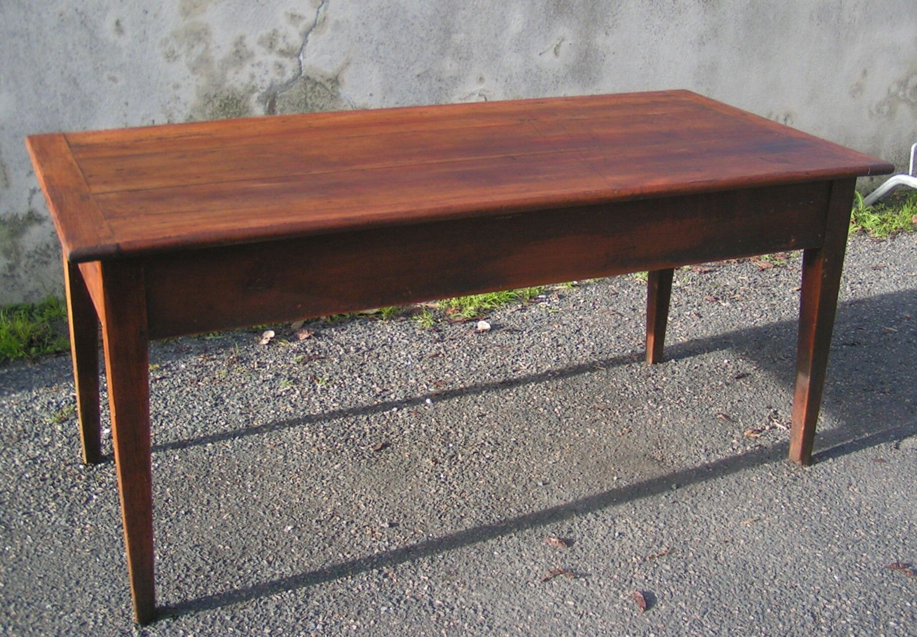 Farm table