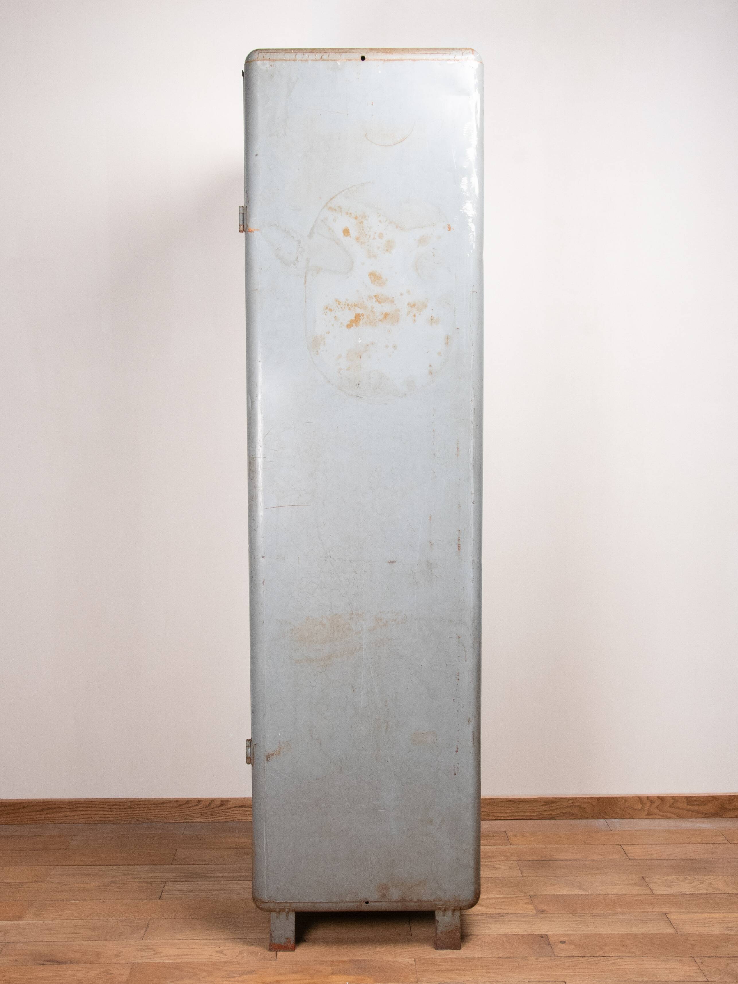 Industrial locker room