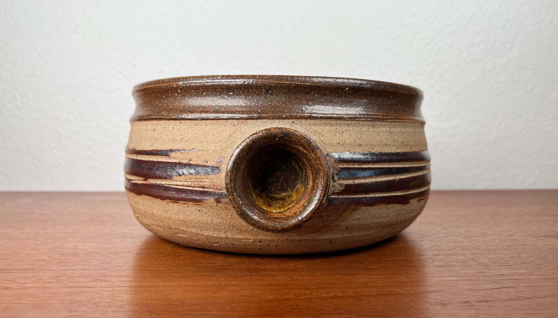 Large studio pottery bowl in modern Danish mid-century style by Tue Poulsen for Tue Keramik, 1960s.