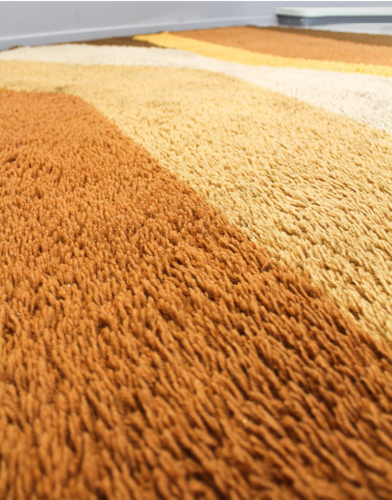 Space Age wool rug year 70, Besmer Carpet edition