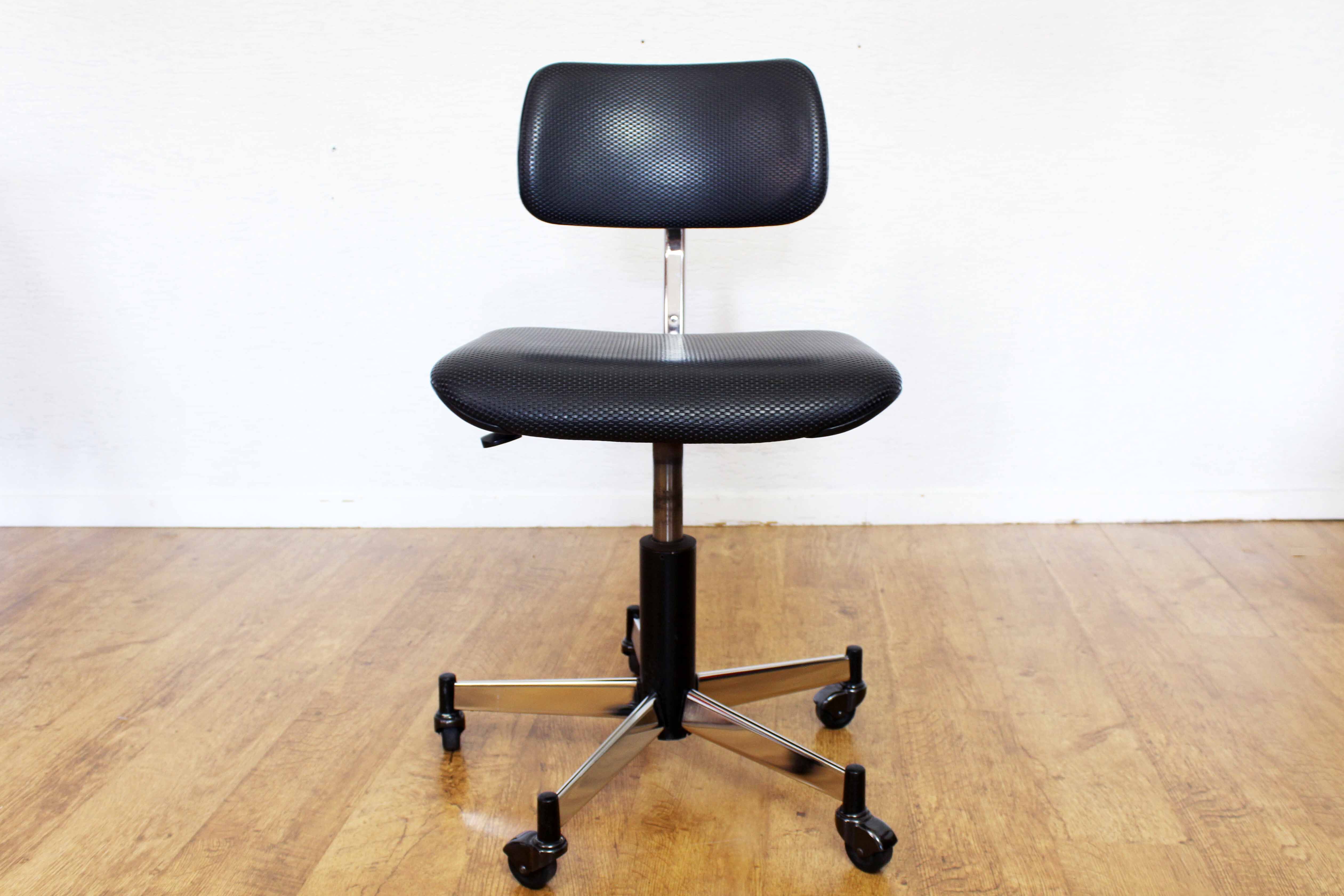 Giroflex office chair