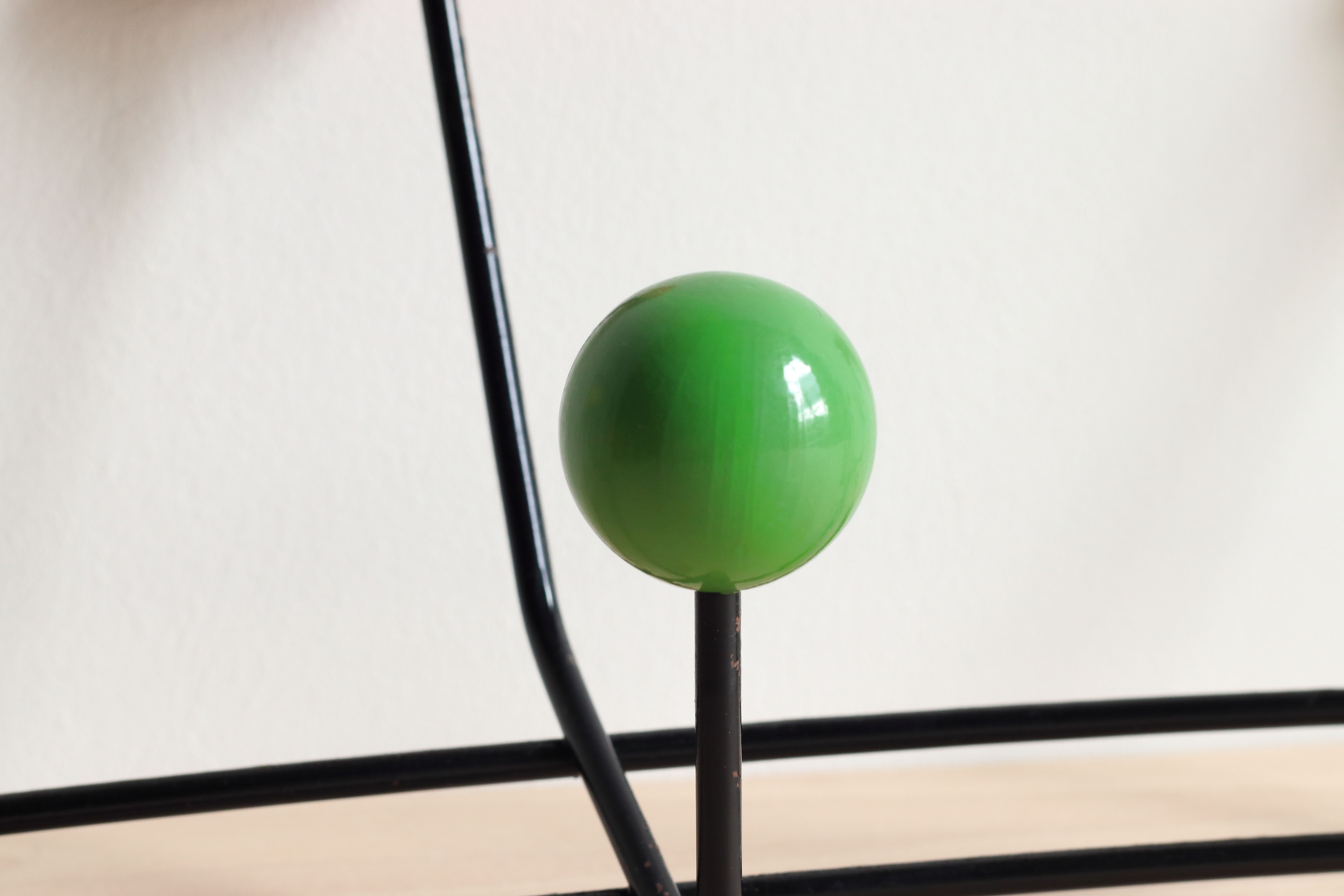 Wall coat holder years 60, 8 hooks wooden balls and lacquered metal