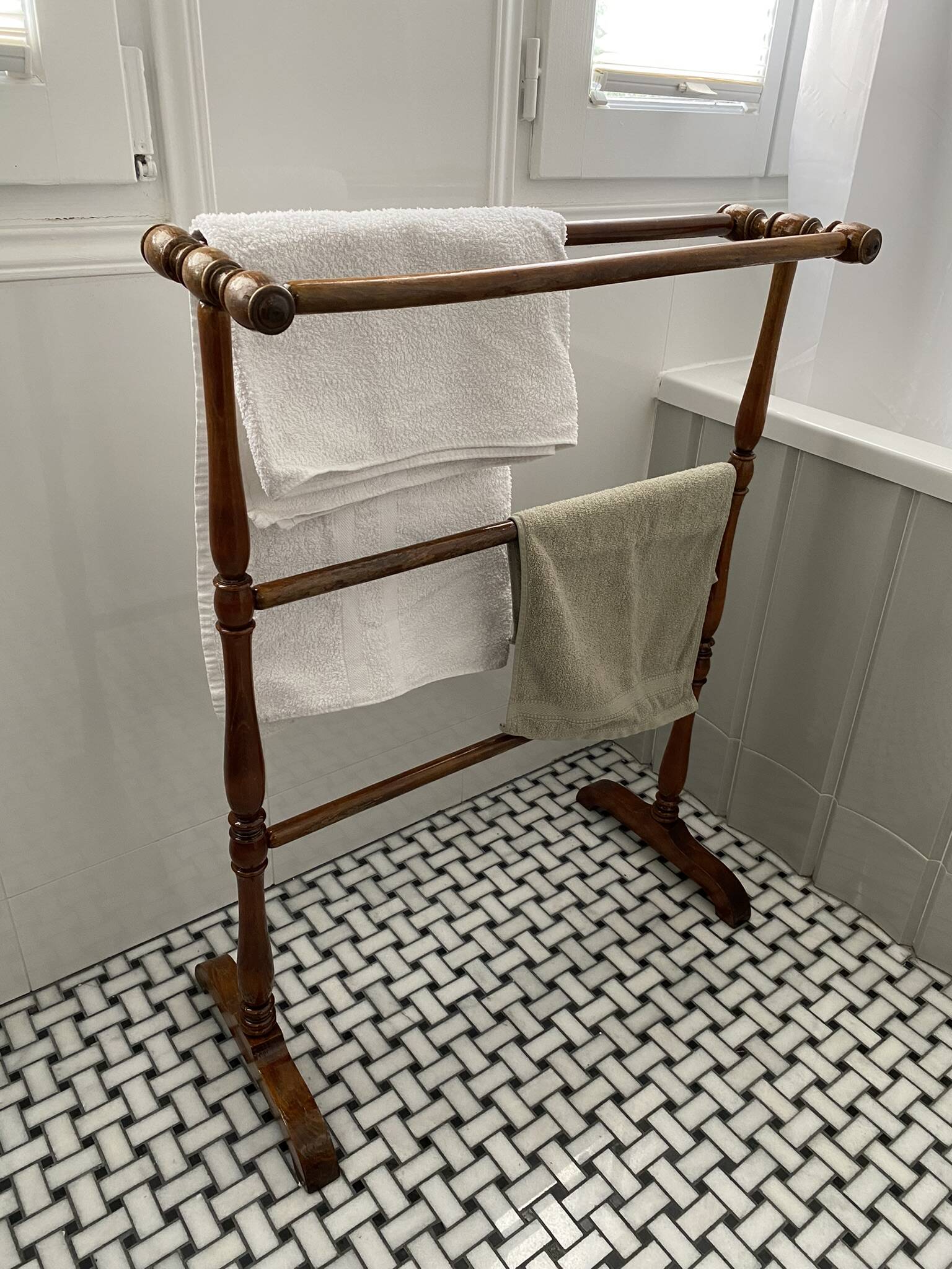 Vintage turned wooden towel rack