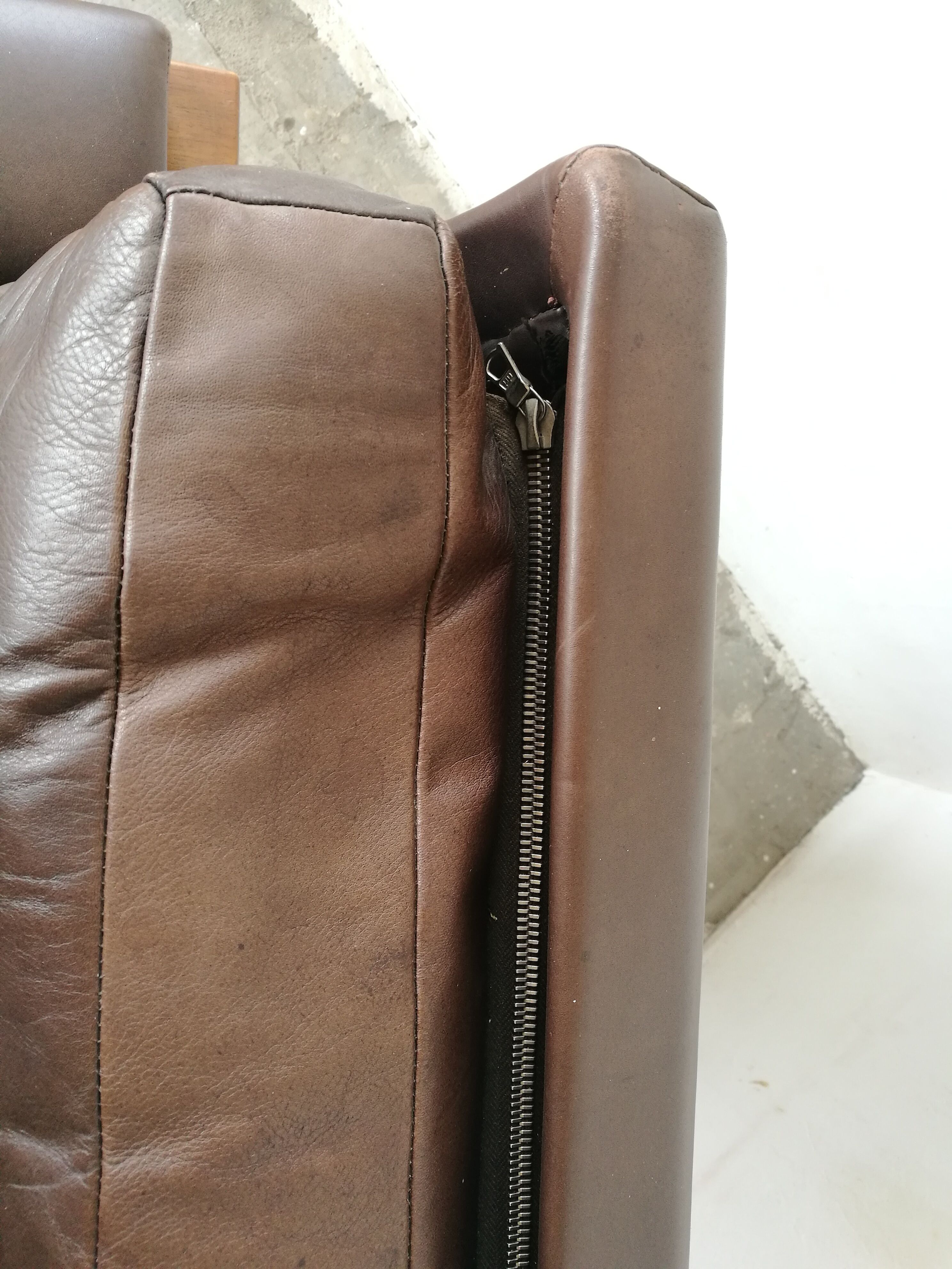 Leather armchair design 1980