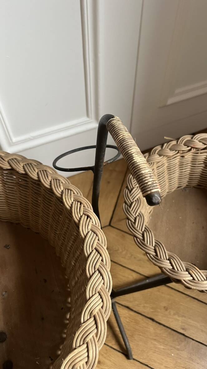 Porte plante ou cache pot en rotin style Matégot