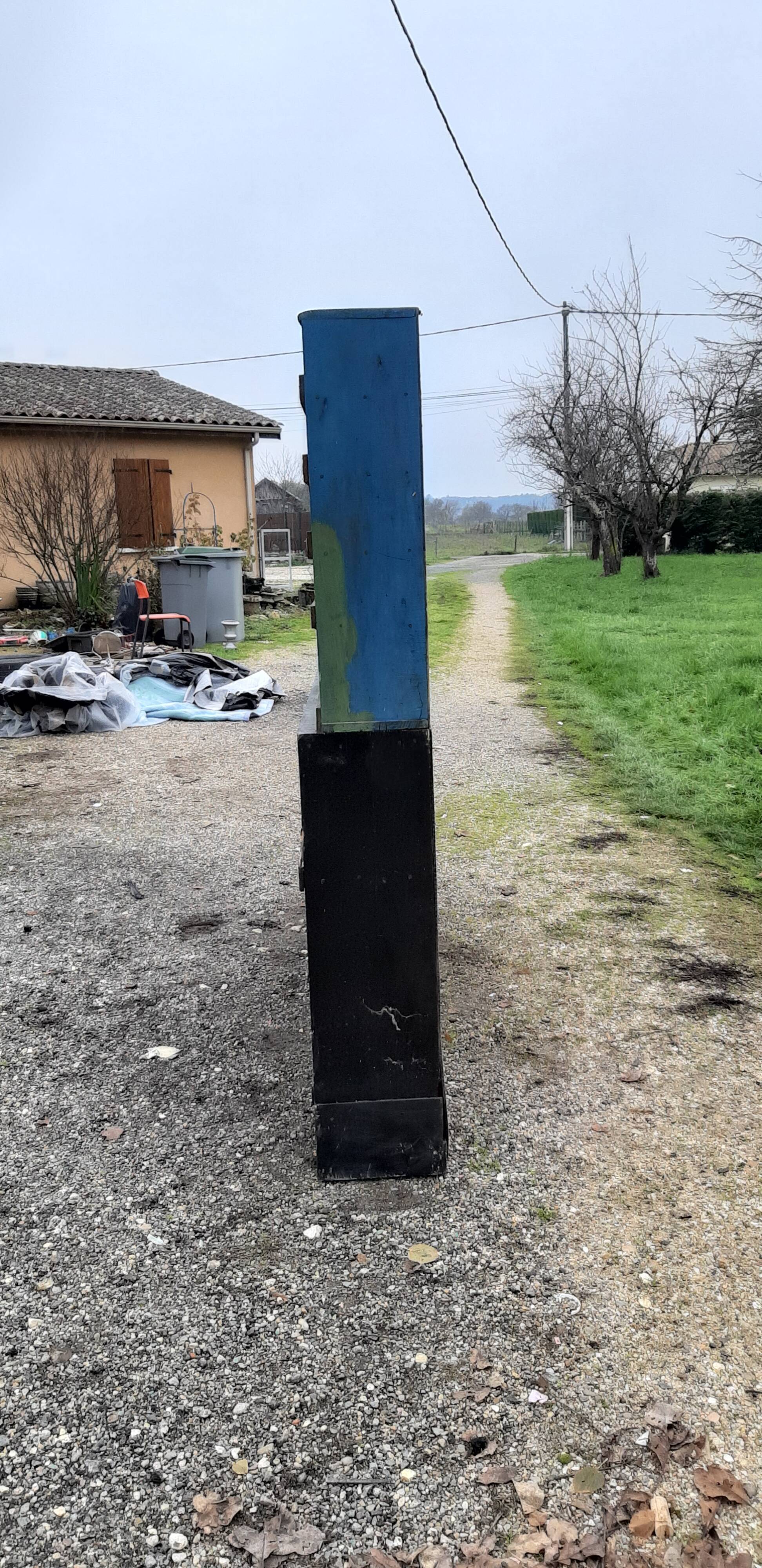 Furniture of trade wood of hardware