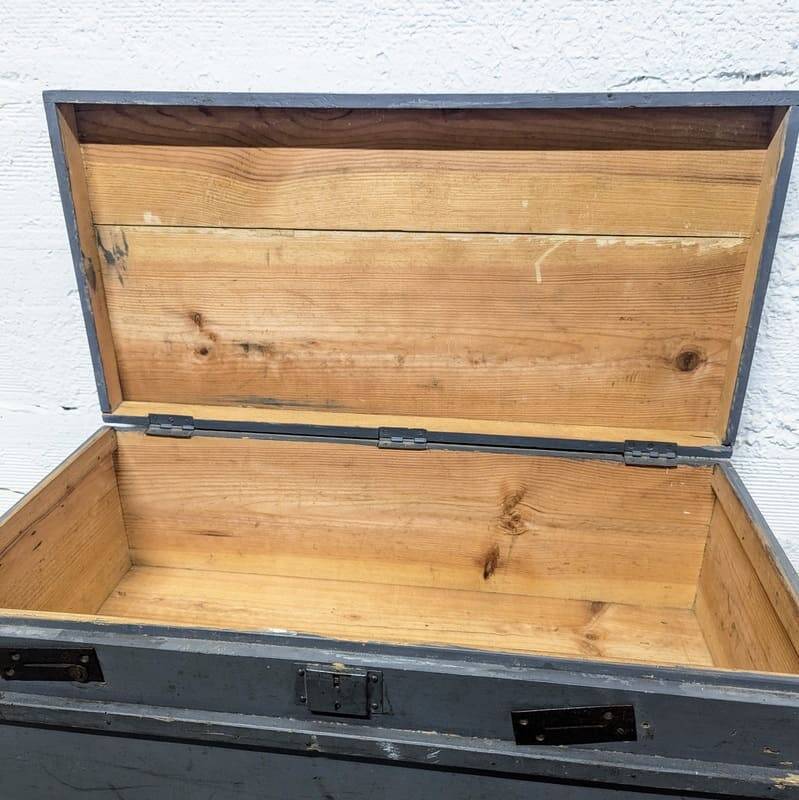 Wooden travel trunk