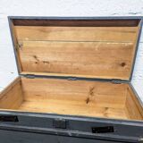 Wooden travel trunk