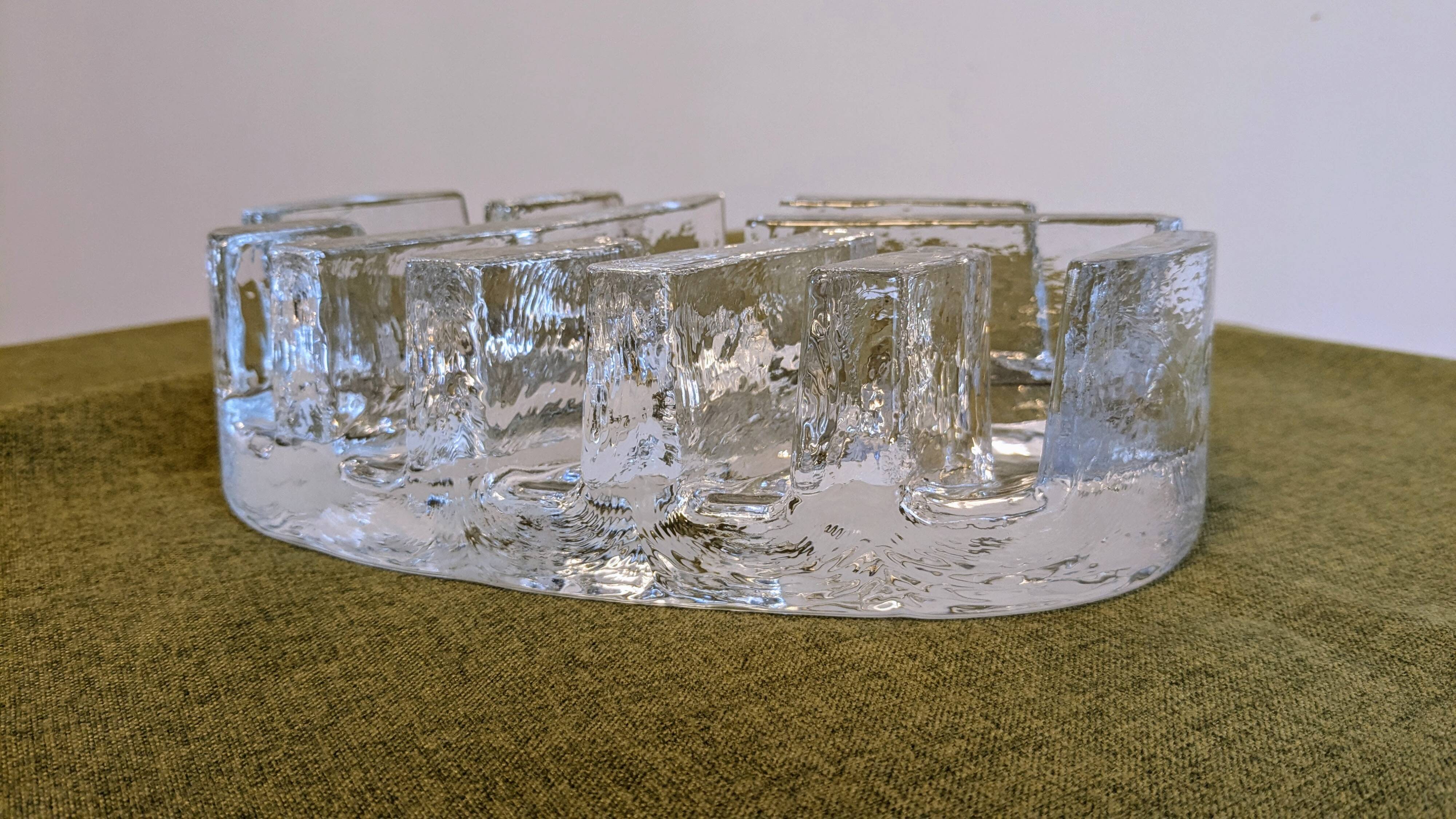 Bougeoir en verre taillé brutaliste